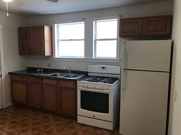 2nd image of 918 N Tonti St