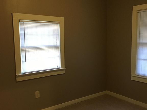 5th image of 2625 Bonita Cir SW