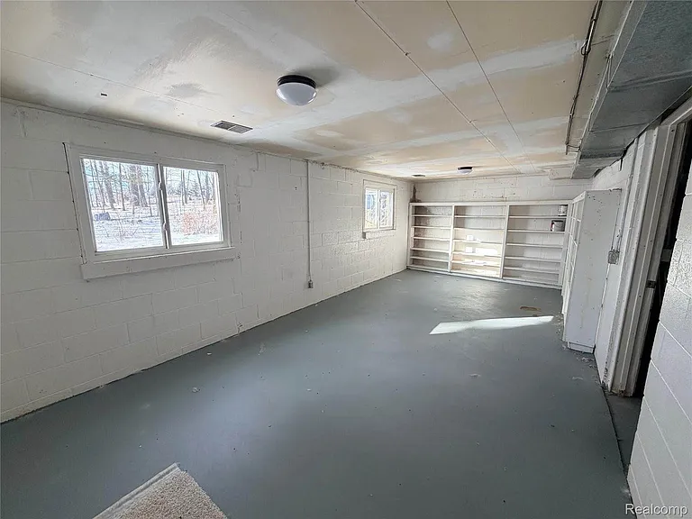 1080 W Highland Rd — Photo 29