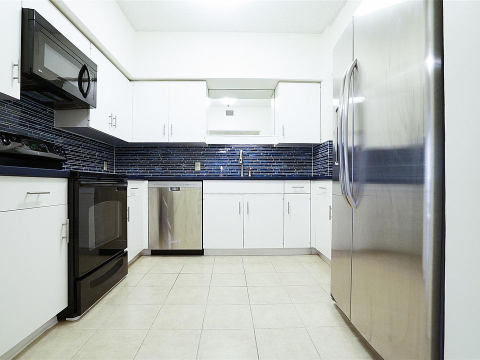 1st image of 15 Greenway Plz Unit 19A