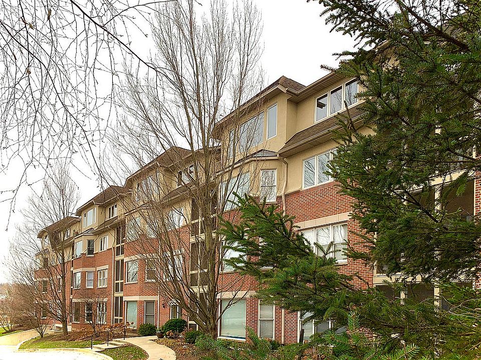 1st image of 100 N River Ln Unit 206