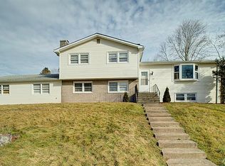 239 Wintergreen Ave, Hamden, CT 06514