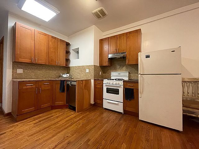 1st image of 254 4th Ave #8