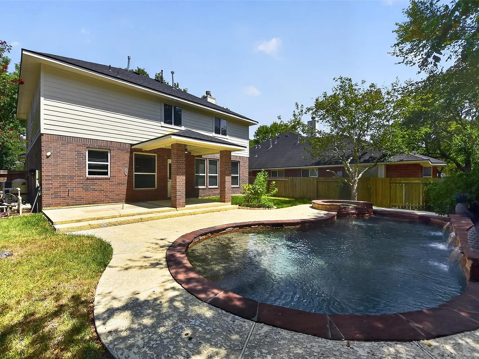 4 bed, 2.5 bath, 2090 sqft, $3,150 — Photo 4