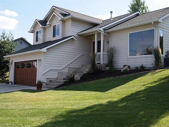 2nd image of 5823 Prospect Dr