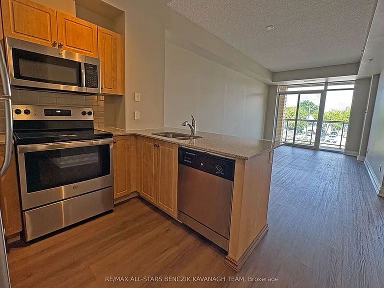 68 Main St N #233 — Photo 3