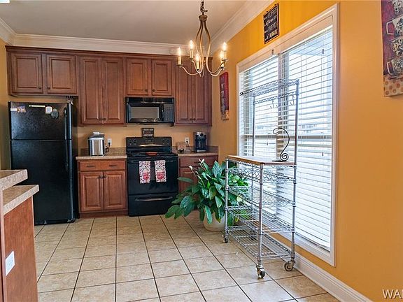 5th image of 6614 Helen Julia Ln
