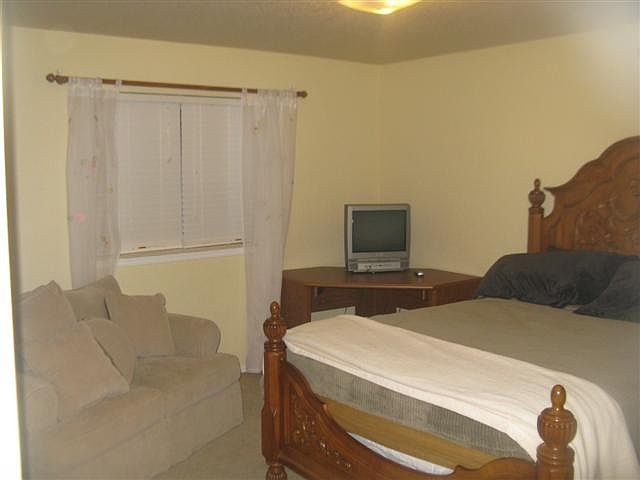 4th Bedroom is large (only 1' smaller than the master bedroom)