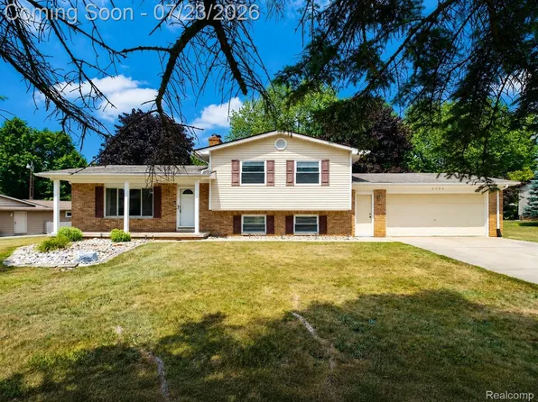 6534 Meadowwood Ln, Grand Blanc, MI 48439