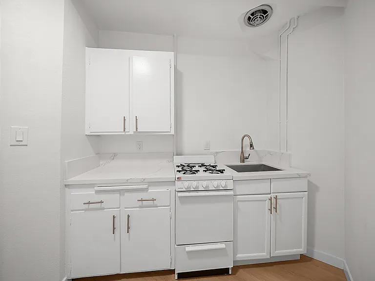 540 N Garfield Ave #B — Photo 7