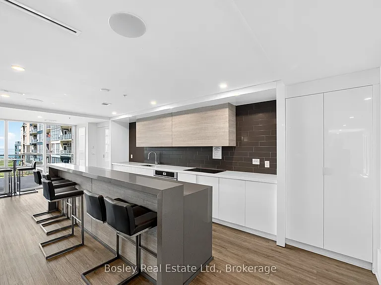 16 Concord Pl #550 — Photo 28
