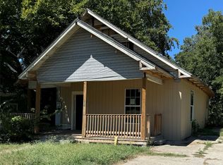 323 W Cherry St, Sherman, TX 75090