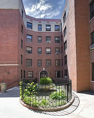 Rented by Julianna Realty Corp | media 12