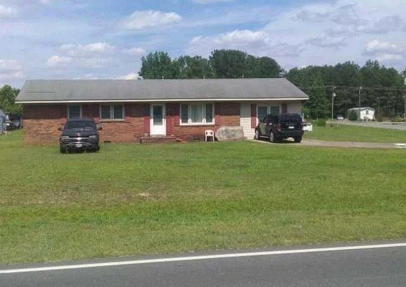 2nd image of 105 Jd Harper Rd