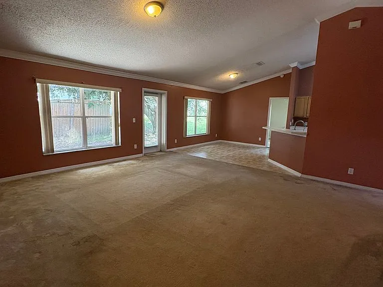 104 Herring Ln — Photo 5