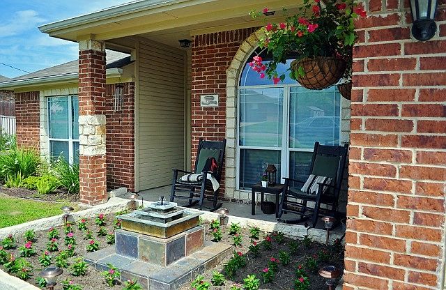 1st image of 329 Valley View Dr
