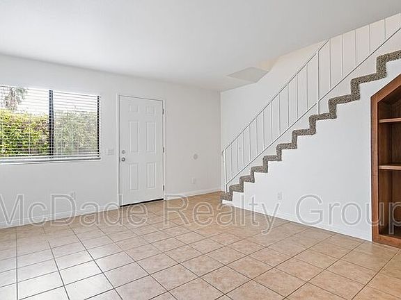 5th image of 4571-73 Winona Ave Unit B