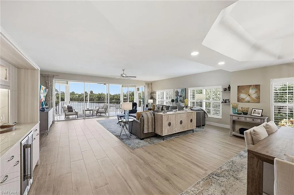 3 bed, 3.0 bath, 2616 sqft, $9,000 — Photo 4