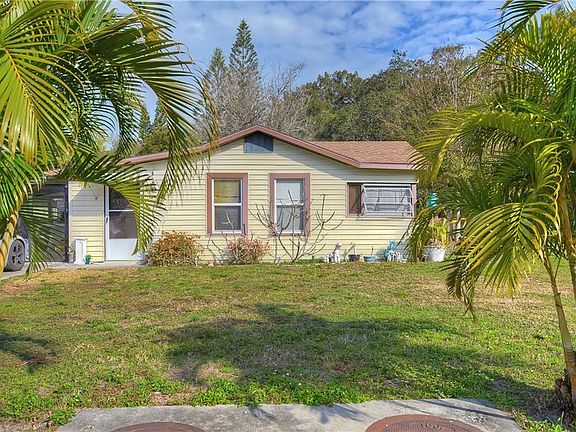 2nd image of 1212 Carolyn Ln