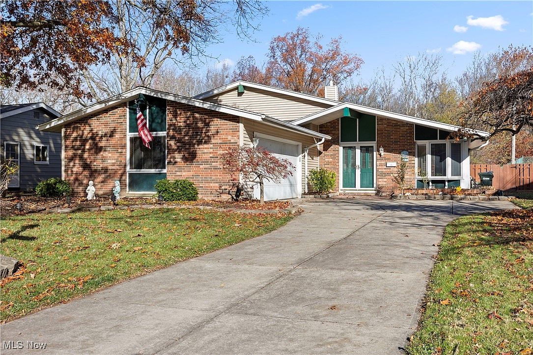 26700 Redwood Dr, Olmsted Falls, OH 44138 | Zillow