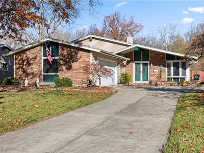 26700 Redwood Dr, Olmsted Falls, OH, 44138