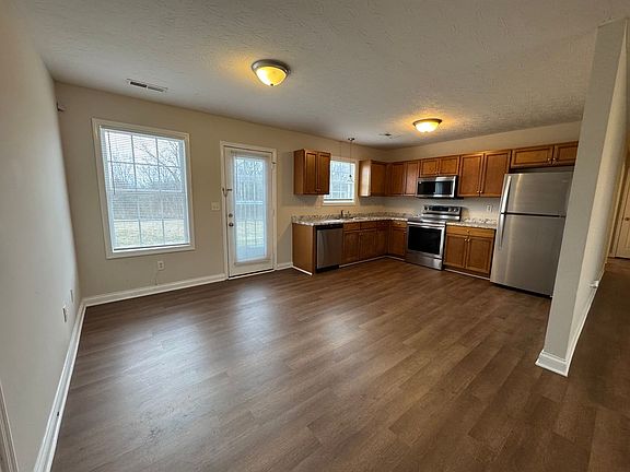 4th image of 4642 Woodstone Dr