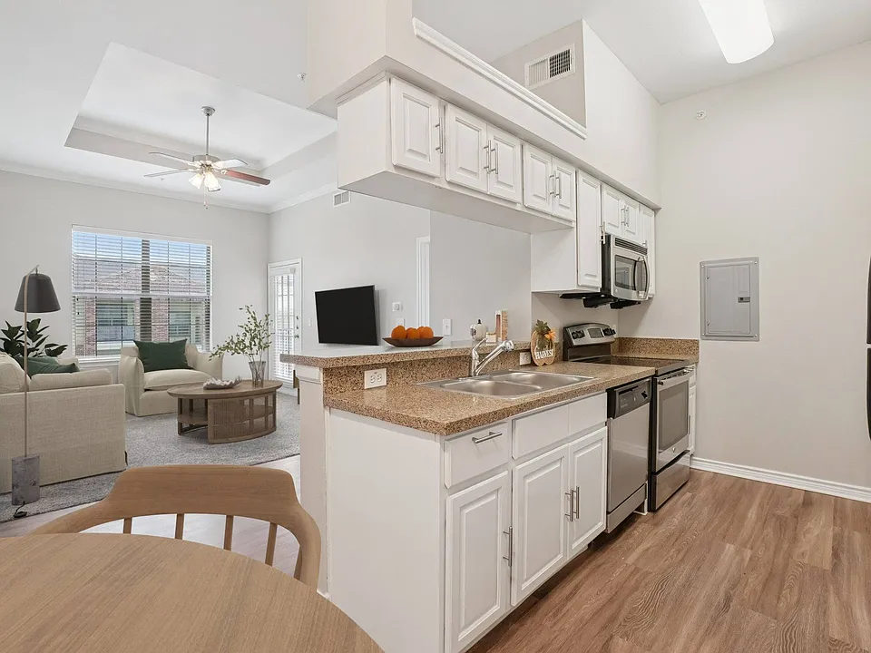 Clairmont at 121