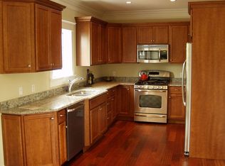 53 Sandy Point Farm Rd APT 8, Portsmouth, RI 02871