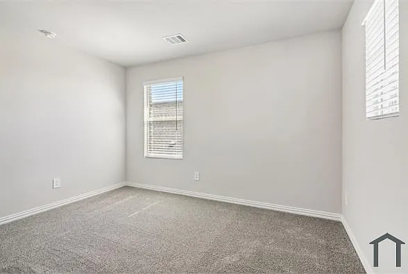 701 Easthill Dr — Photo 7