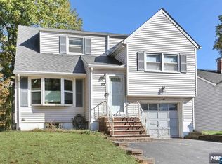 89 Harrington St, Bergenfield, NJ 07621
