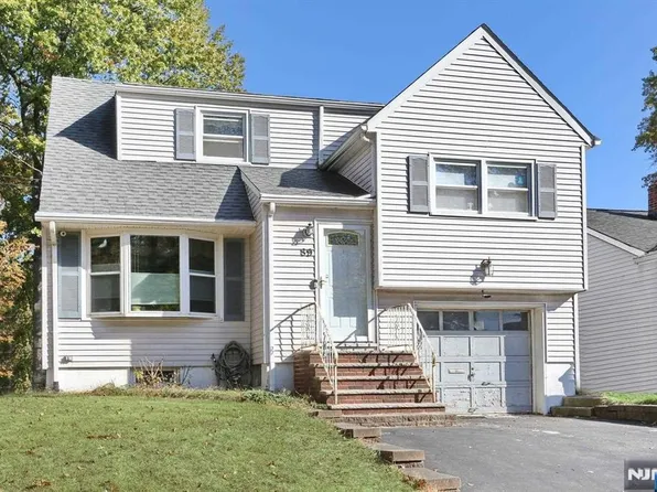 89 Harrington St, Bergenfield, NJ 07621