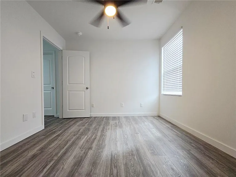 2529 Piering Dr — Photo 15