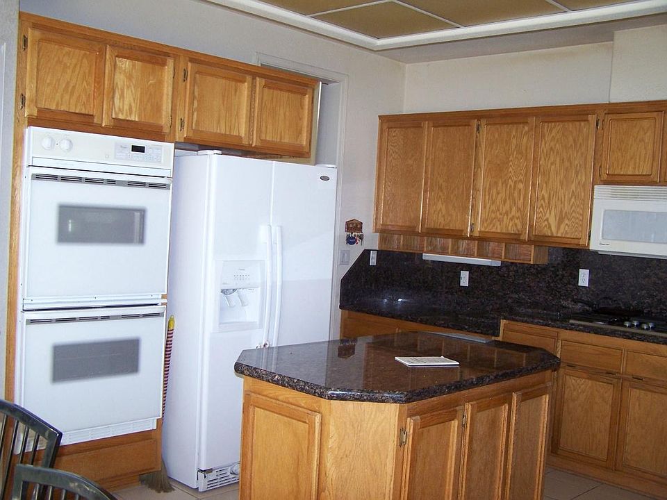 2nd image of 118 Teceira Way