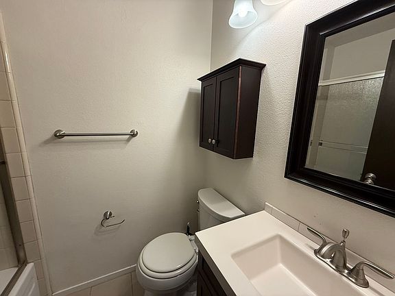 5th image of 2824 I St APT 4