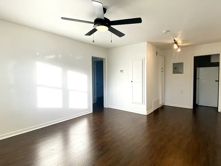 1714 N Lindsay Ave #4 — Photo 1