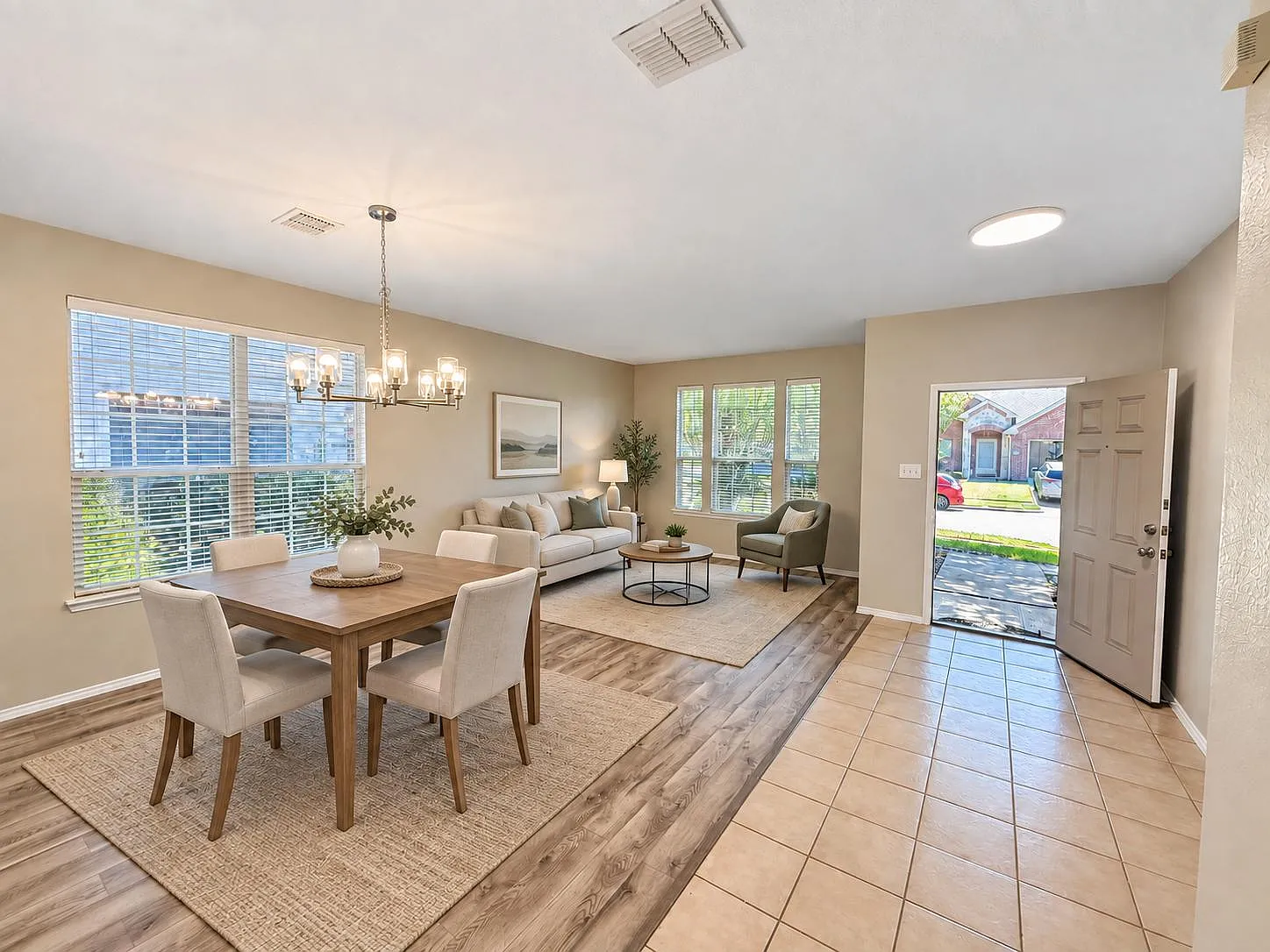 3 bed, 2010 sqft, $2,400 — Photo 3