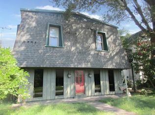 107 E 10th St, Stuttgart, AR 72160