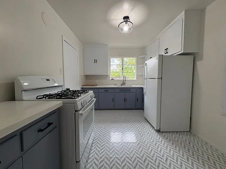 1023 Embarcadero Rd — Photo 10
