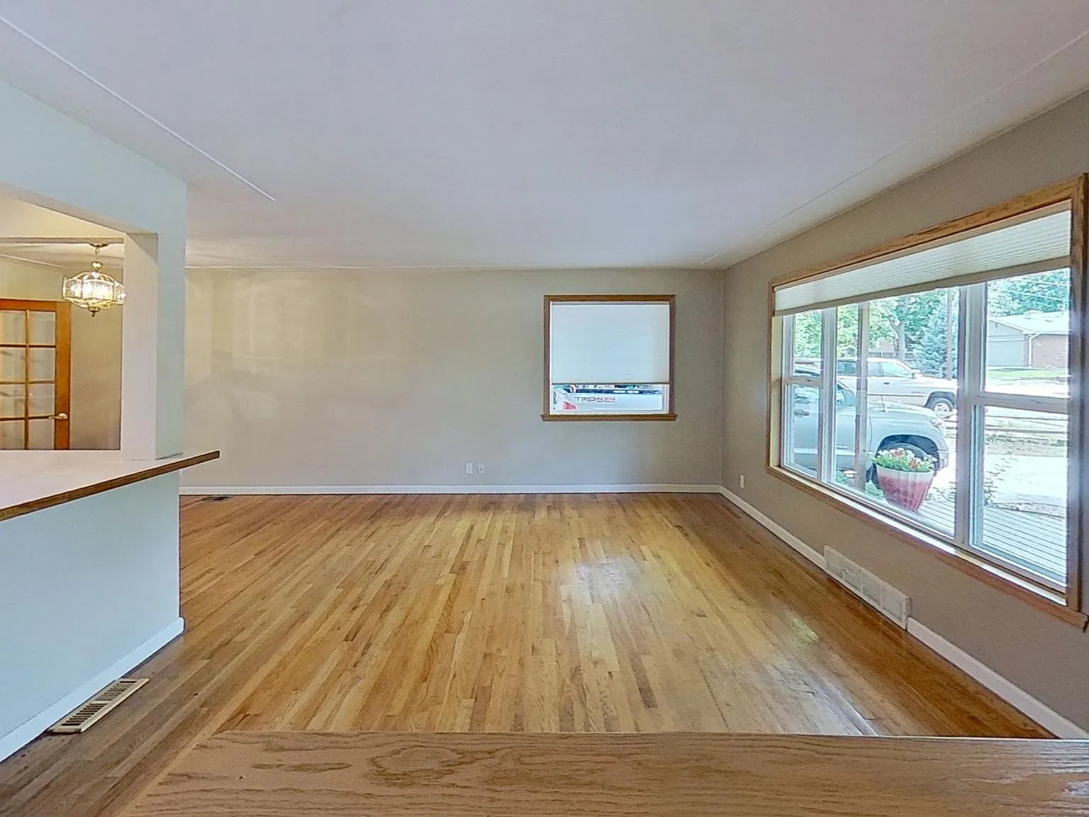 3 bed, 2321 sqft, $3,340 — Photo 3
