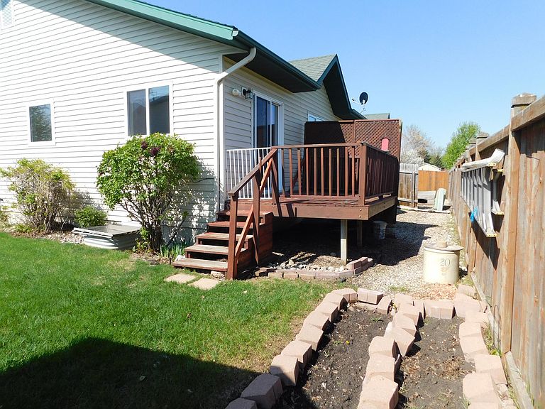 Listing photo 4