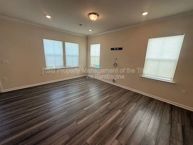 886 Falls Grove Trl — Photo 4