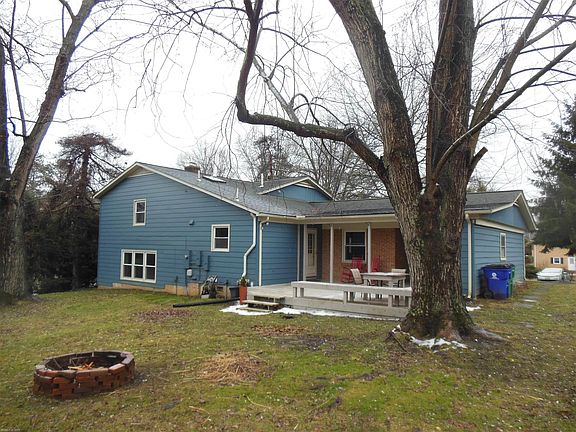 3rd image of 709 Circle Dr
