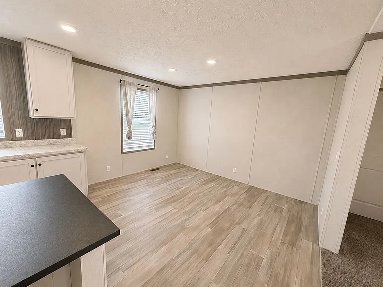 28686 N Maple St #198 — Photo 4