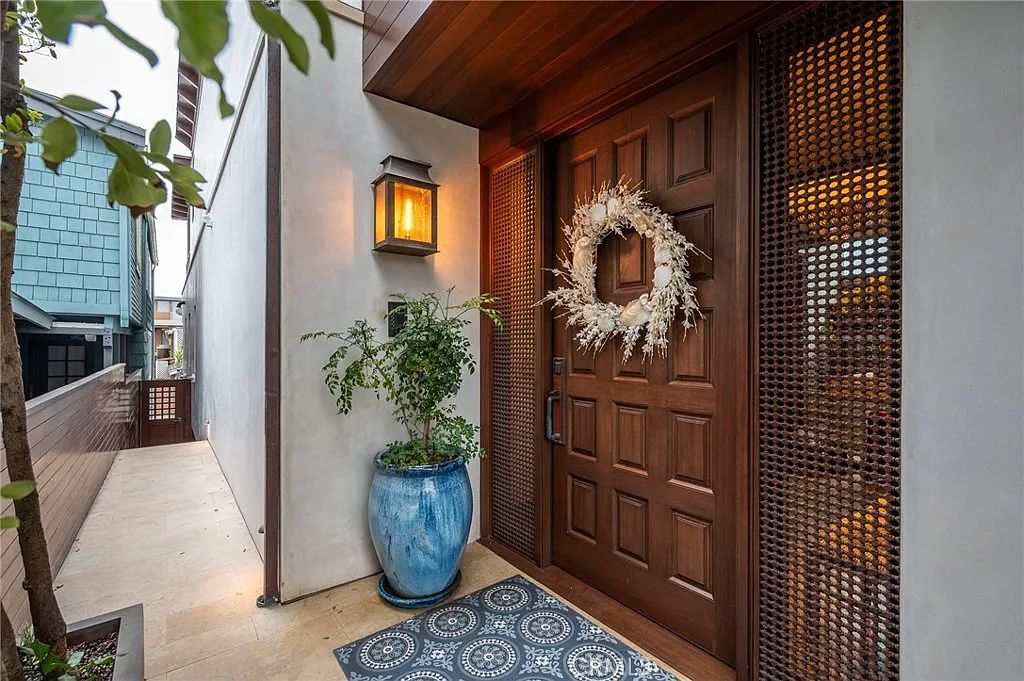 4 bed, 6000 sqft, $60,000 — Photo 3