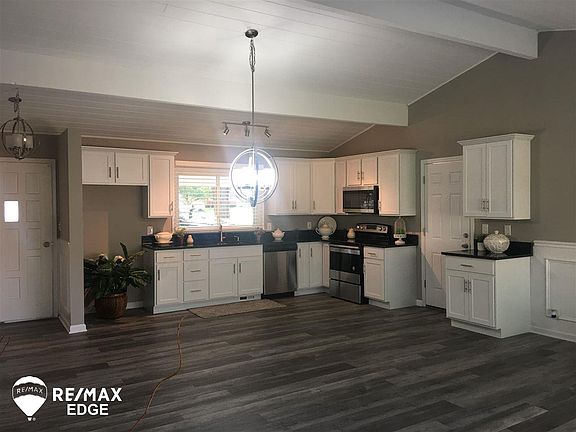 5th image of 1043 Woodview Dr