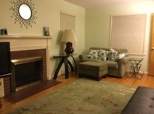 1811 Crestland Dr, Ann Arbor, MI 48104