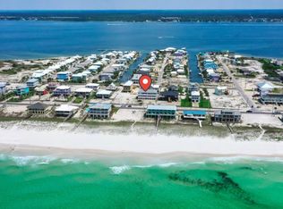 8174 Gulf Blvd APT B, Navarre, FL 32566
