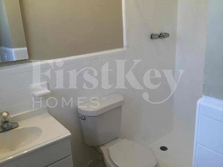 855 W 72nd St — Photo 20