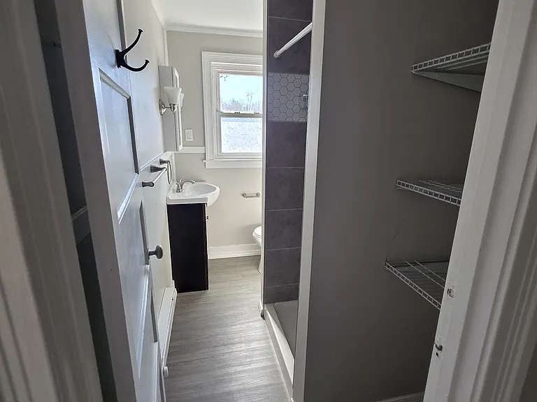28 W James St — Photo 1