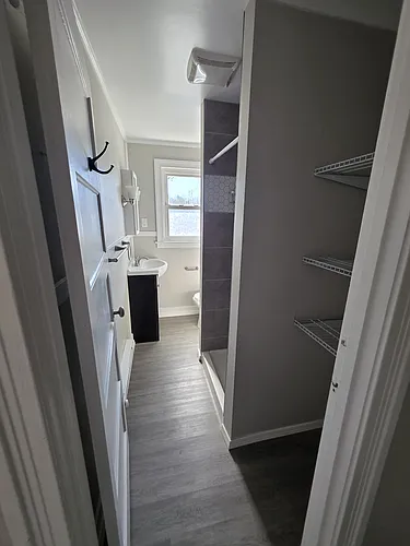 28 W James St Photo 1